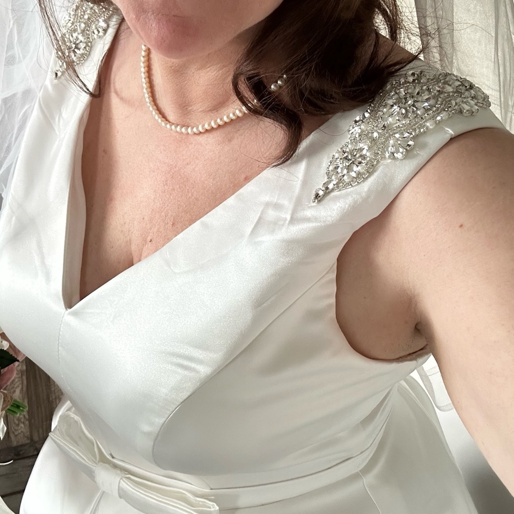 Classic NEW Satin Wedding Dress - Picture 5 of 5